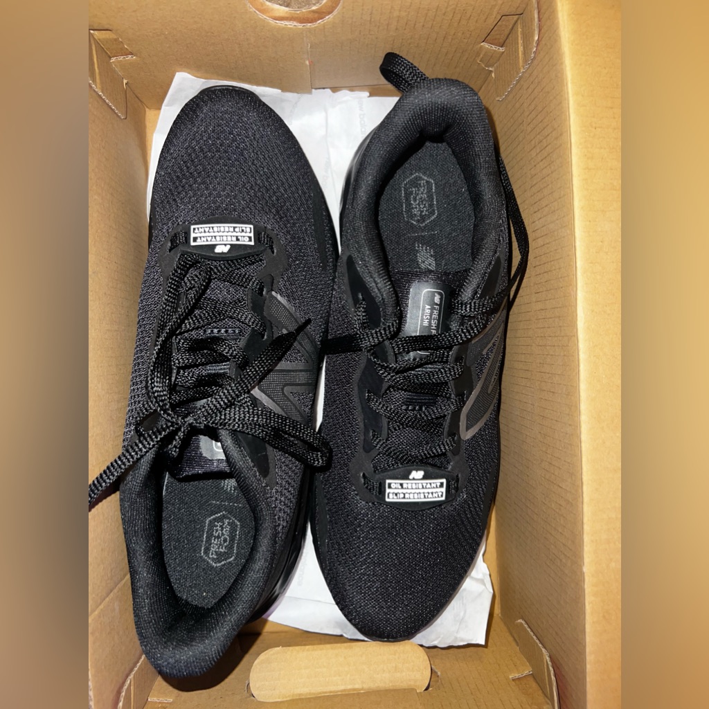 Nwt New Balance Fresh Foam Arishi V4 Slip Resistant Black Women’s. Brand New
